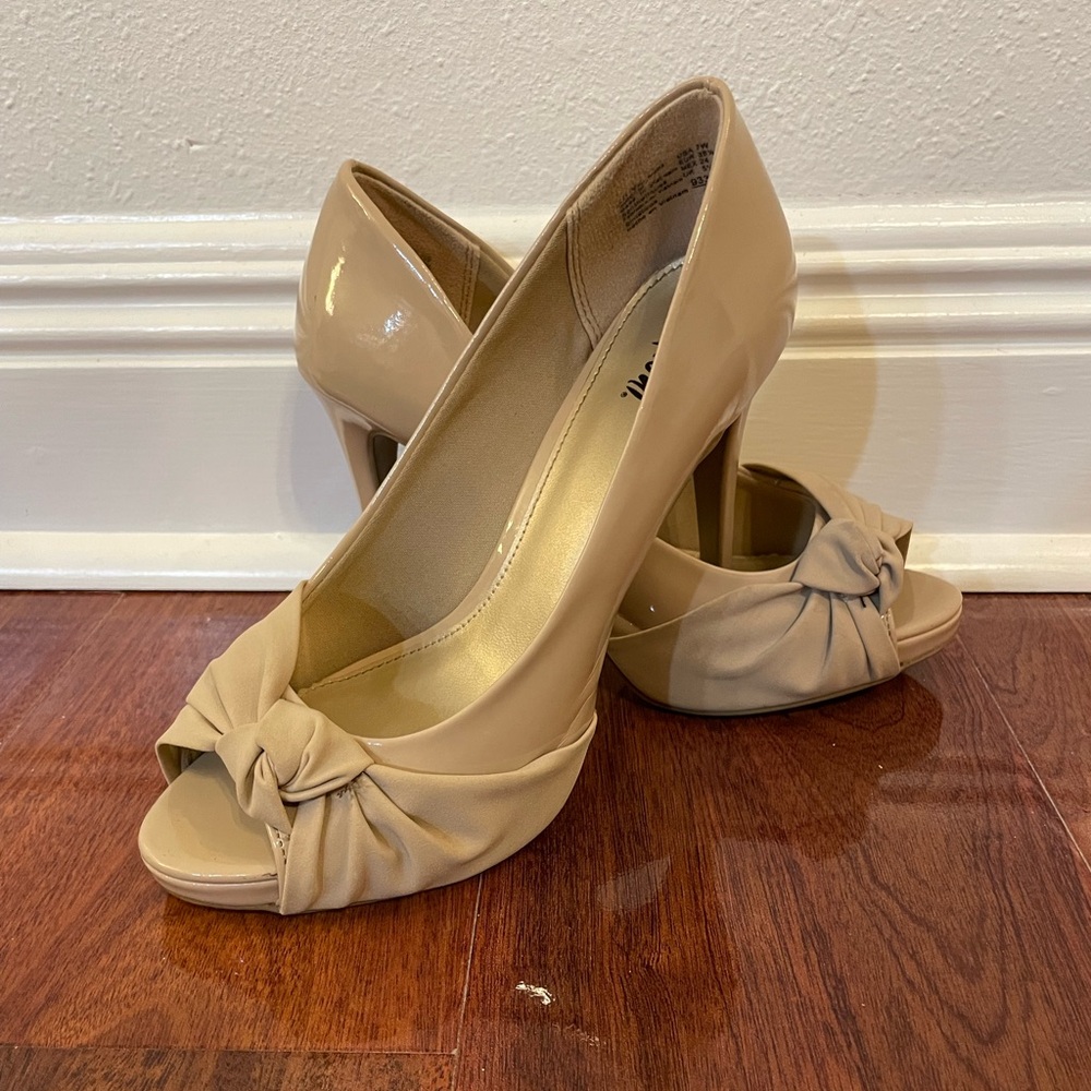 Women’s peep toe heels